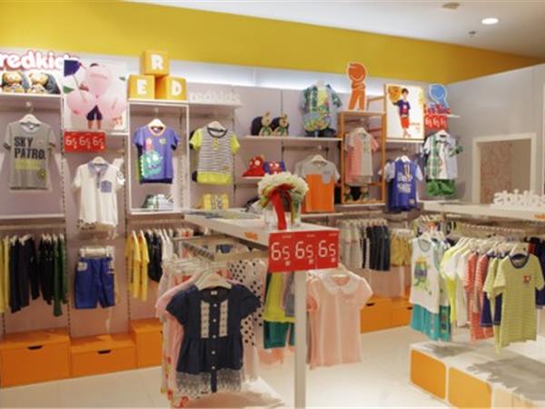 redkids童装店铺展示