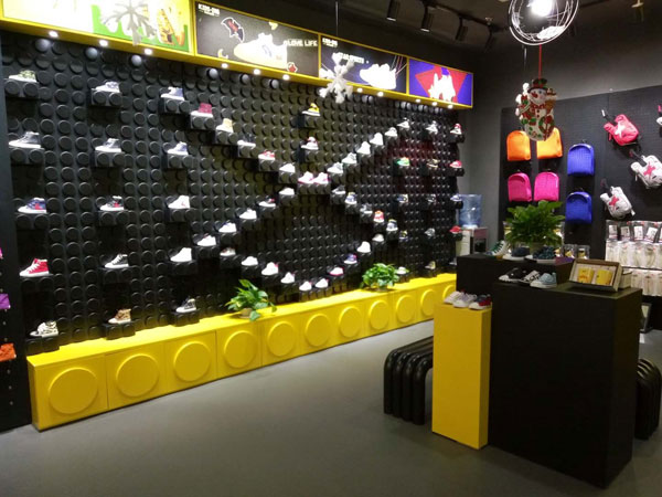 KIDS.ING童装店铺展示