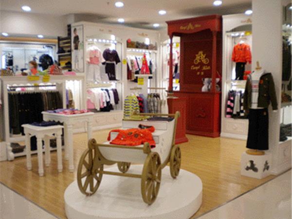 伊慧童装店铺展示