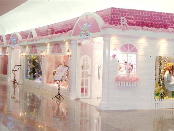 丑丑童装店铺展示
