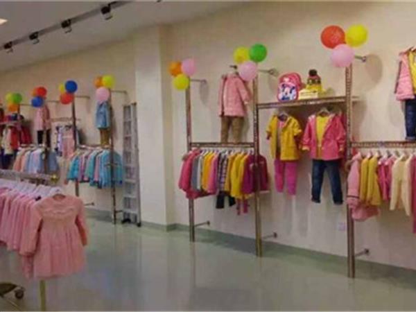 萨米奇童装店铺展示