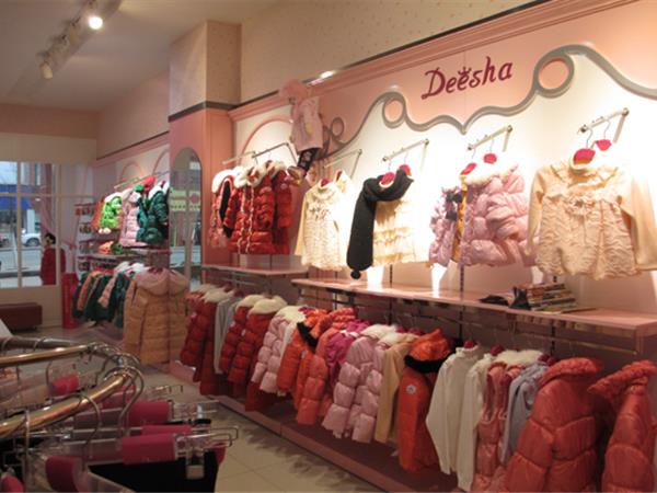 笛莎童装店铺展示