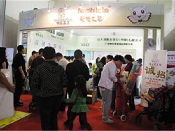 天使之婴童装店铺展示