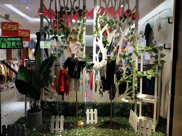 木子童装店铺展示