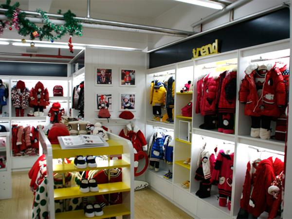 阿路和如童装店铺展示