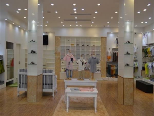 迪克熊童装店铺展示