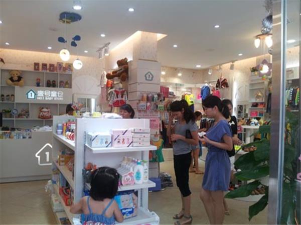 壹号童仓童装店铺展示