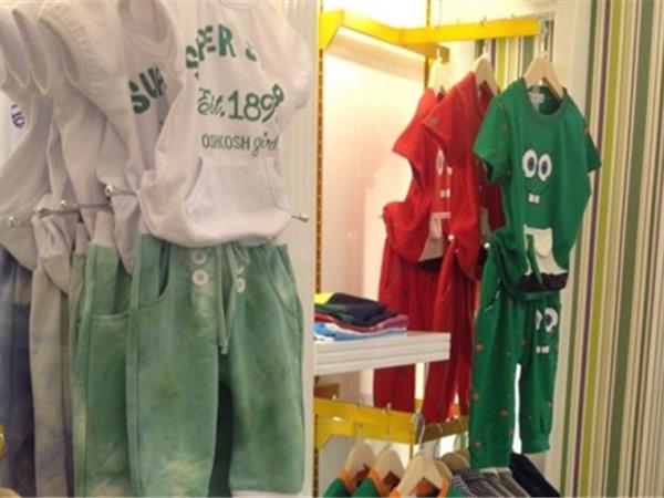 宝贝丫榜样童装店铺展示