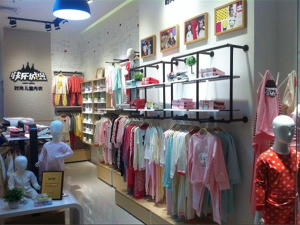 快乐城堡童装店铺展示