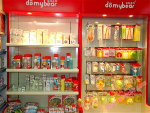 多米小熊童装店铺展示
