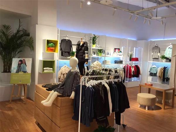 辛巴娜娜童装店铺展示