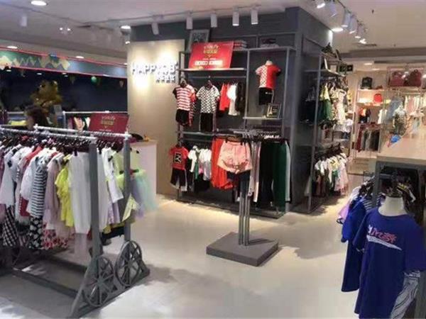快乐丘比童装店铺展示