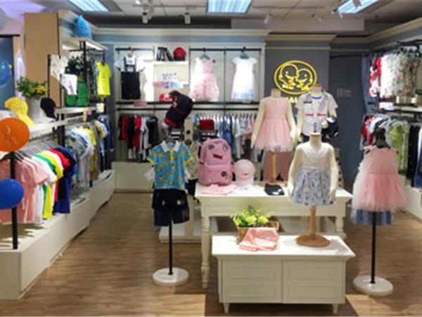 海威迩童装店铺展示