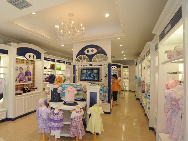 宝贝小猪童装店铺展示