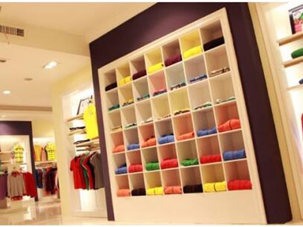 幽妮蔻童装店铺展示