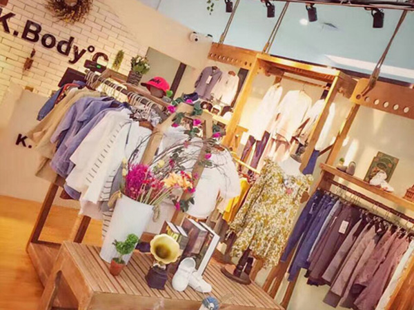 K.Body°C童装店铺展示