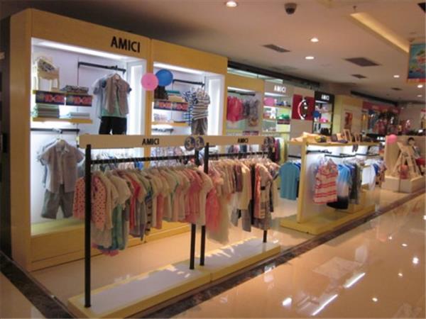 埃米希童装店铺展示