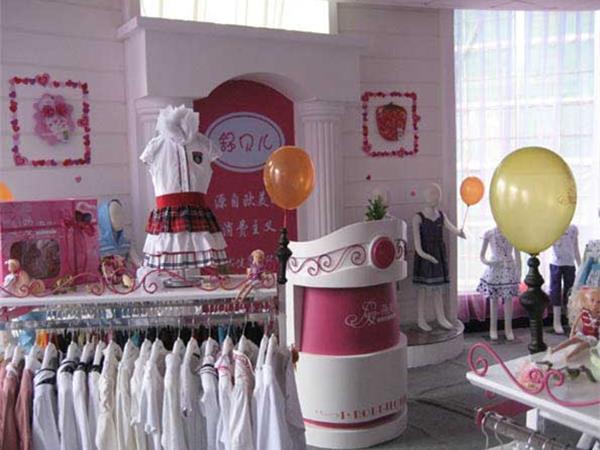 舒贝儿童装店铺展示