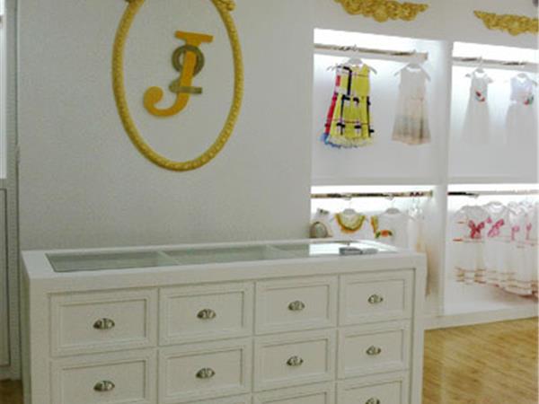 J2童装店铺展示