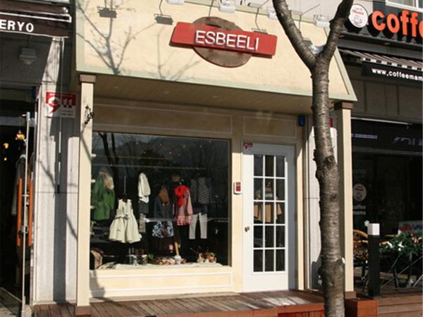 伊尚贝丽童装店铺展示
