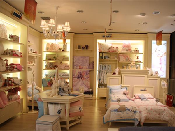 罗莱儿童童装店铺展示