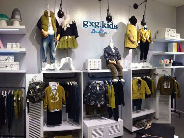 gxgkids童装店铺展示