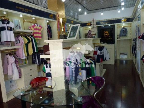 查理兄弟童装店铺展示