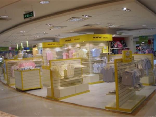 健婴坊童装店铺展示