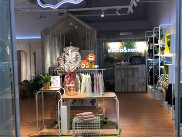 辛巴娜娜童装店铺展示