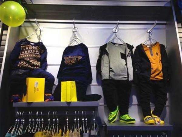 欧锐德童装店铺展示