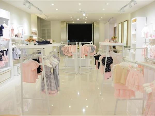 欧可童装店铺展示