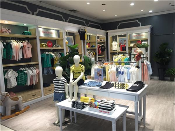 阿杰邦尼童装店铺展示