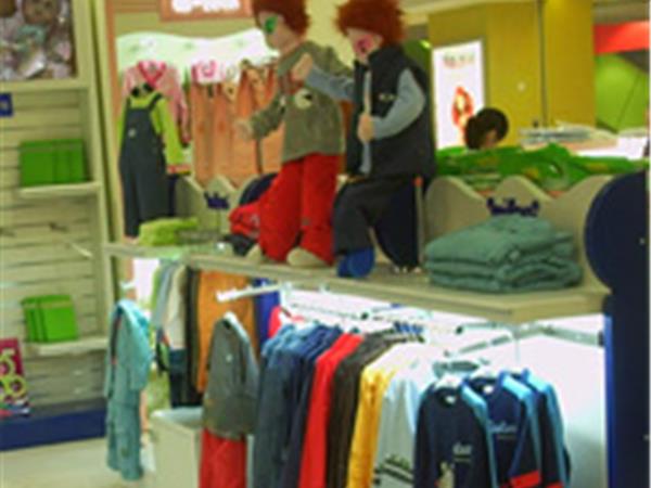 小可米露童装店铺展示