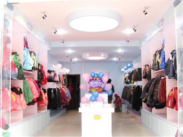 糖糖凯蒂童装店铺展示