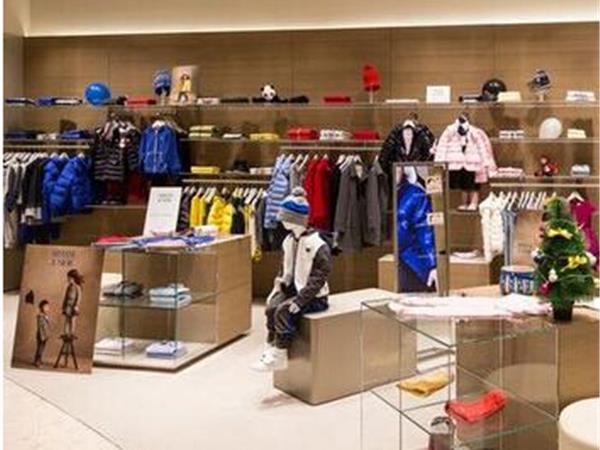 熊奈儿童装店铺展示