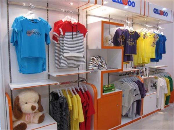 爱湾童装店铺展示