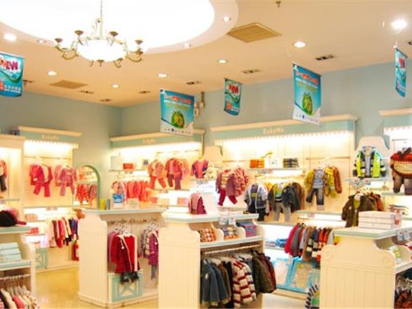 贝美依童装店铺展示