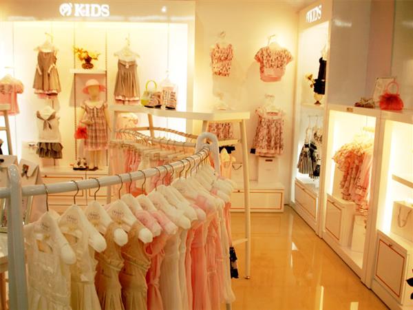 欧可童装店铺展示