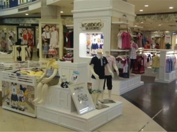 朦朦兔童装店铺展示