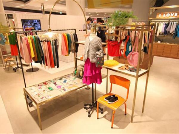 唯心至爱童装店铺展示