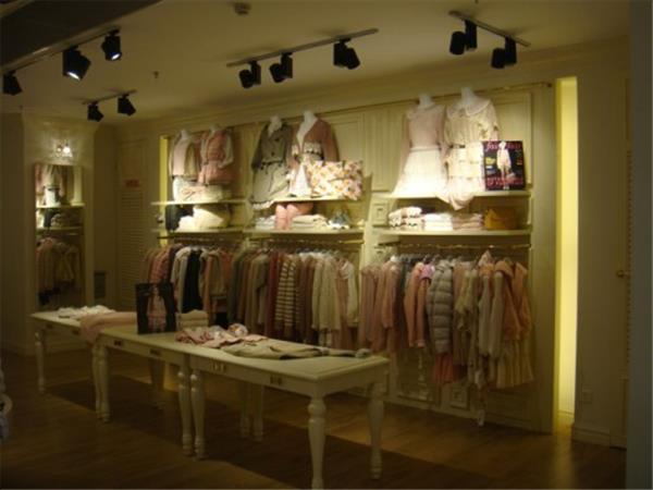 小淑女与约翰童装店铺展示