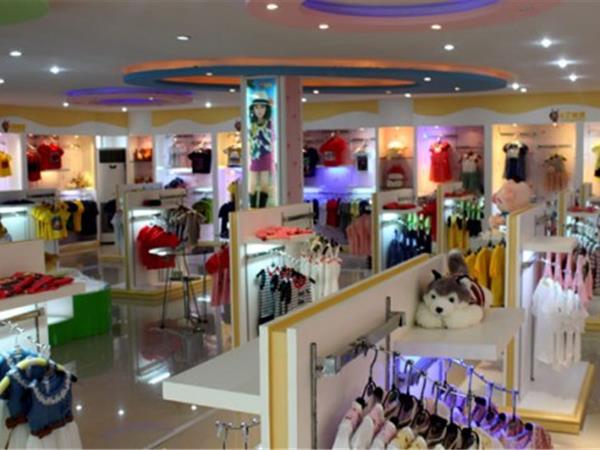 e童依派童装店铺展示