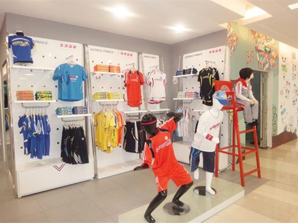 佐丹王子童装店铺展示