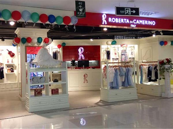 诺贝达童装店铺展示