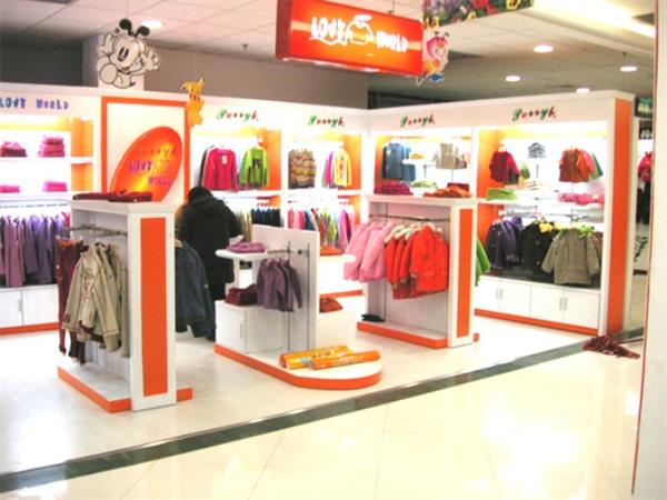 路比天地童装店铺展示