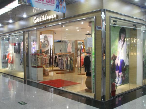 善童服饰童装店铺展示