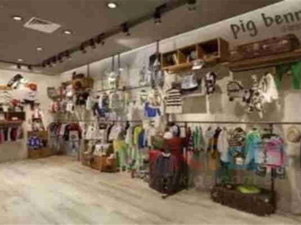 小猪班尼童装店铺展示