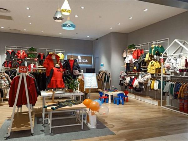 杰西凯童装店铺展示