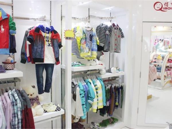 俏可儿童装店铺展示
