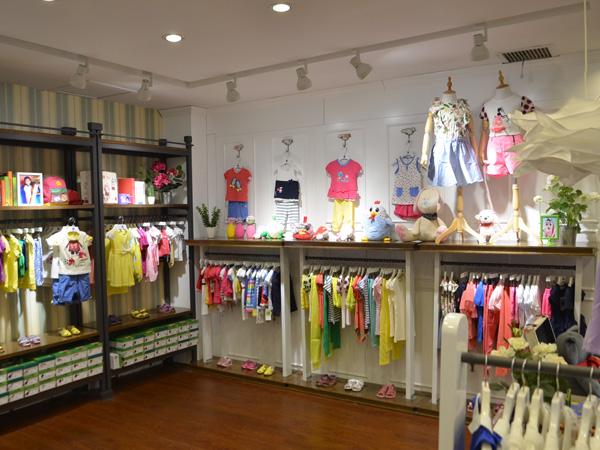 糖卡布衣童装店铺展示